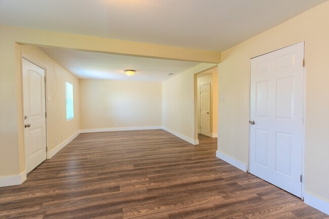 Building Photo - 1114 Blackwood Ave