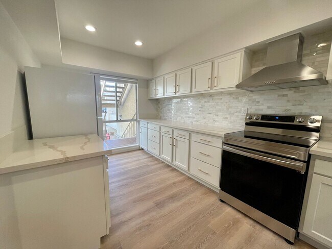 Photo - AVAILABLE NOW !! 2 Bedroom 2 Bathroom Cond...