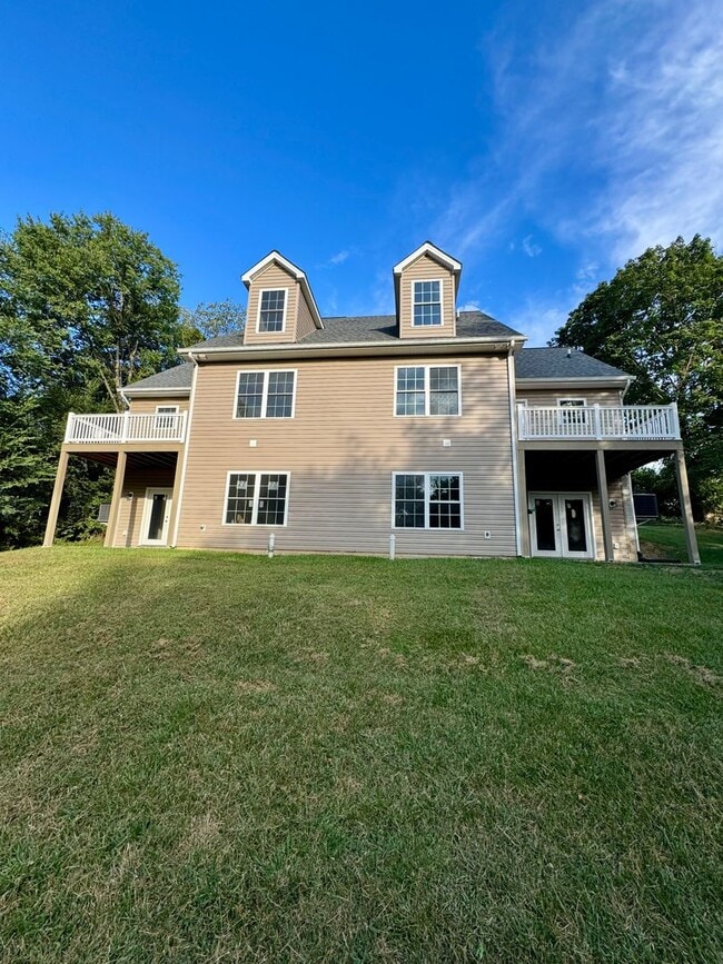 Photo - Duplex for Rent in Woodstock