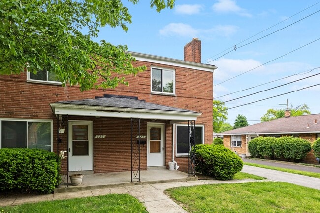 Photo - 723 Village Dr