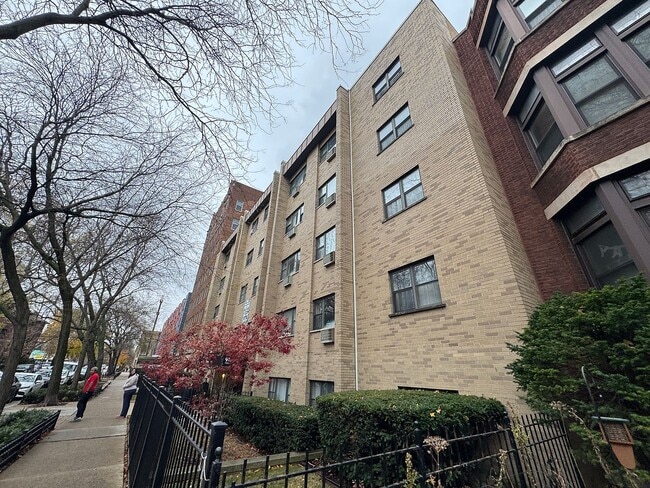 Photo - 930 W. Winona