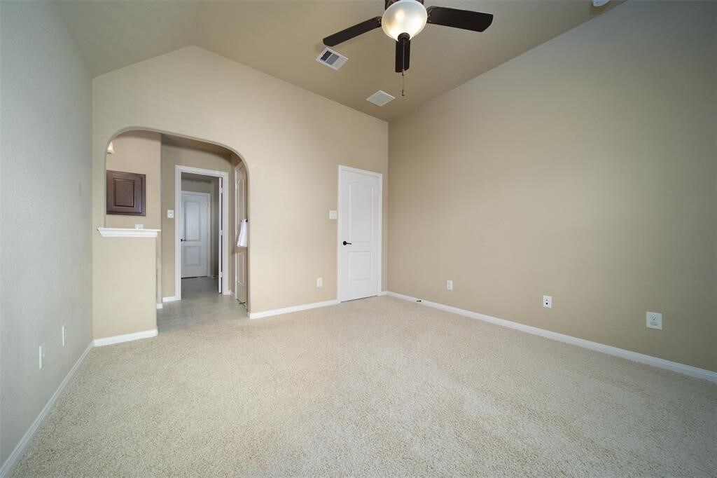 Photo - 138 S Vershire Cir