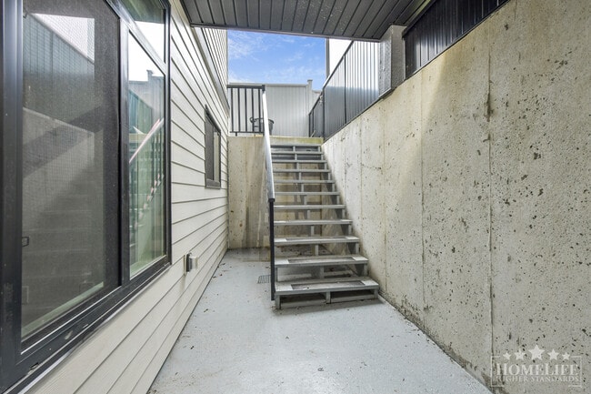 Photo - Bright 2 Bedroom Legal Basement Suite | Utilities Included | Prime Delta Location Unit Basement