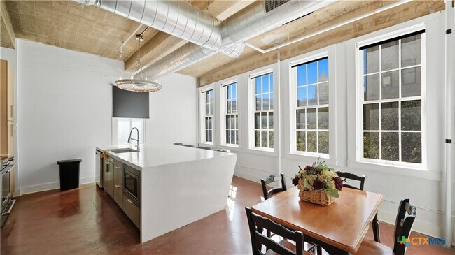 Photo - 222 Losoya St Unit 201