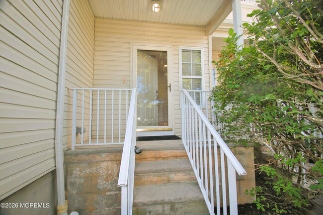 Photo - 574 Beachway Ave