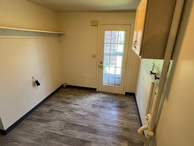 Photo - 1656 Louisa Ave Unit 2