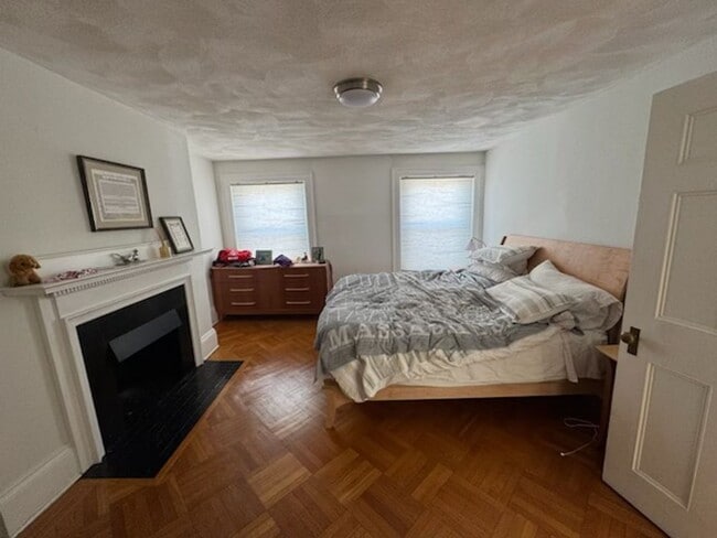 Photo - 1712 Beacon St