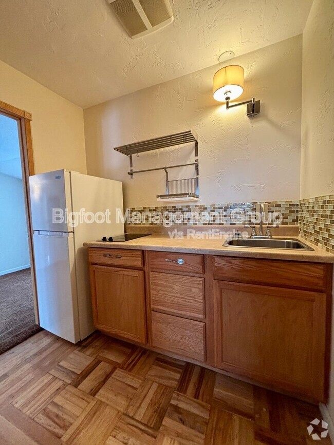Building Photo - 1216 Cannon St Rental
