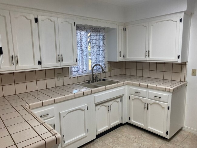 Photo - Cute home for rent in Visalia!