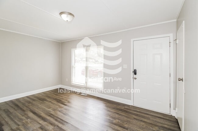 Photo - 2945 Eastway Dr