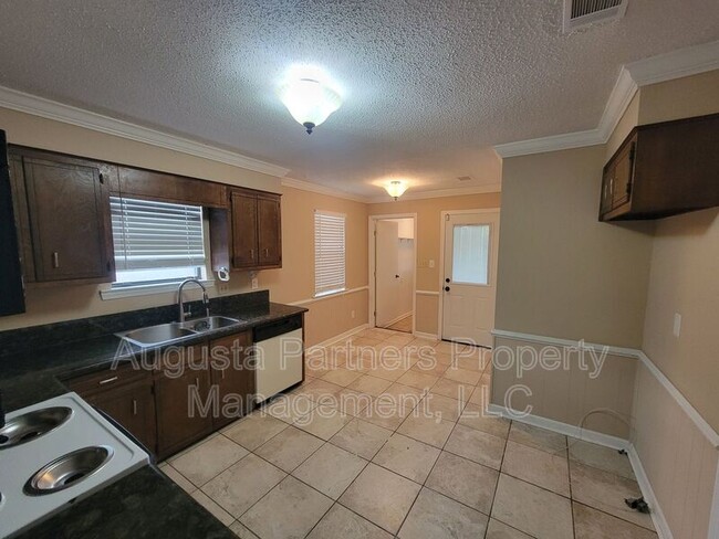Photo - 117 Glenora Ct