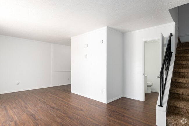 2BR, 1.5BA - 1100SF - Living Room
