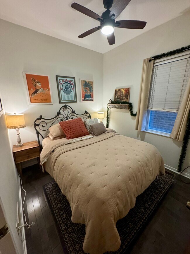 Photo - 2027 W Homer St Unidad 1