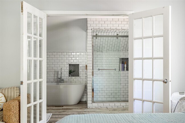 Photo - 2300 Pine Tree Rd