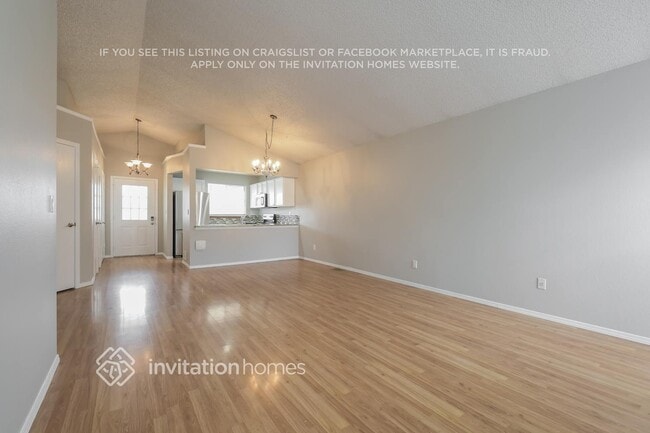 Photo - 4742 Malaya St