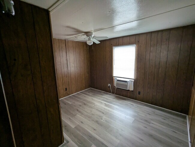 Photo - 110 Armentor St