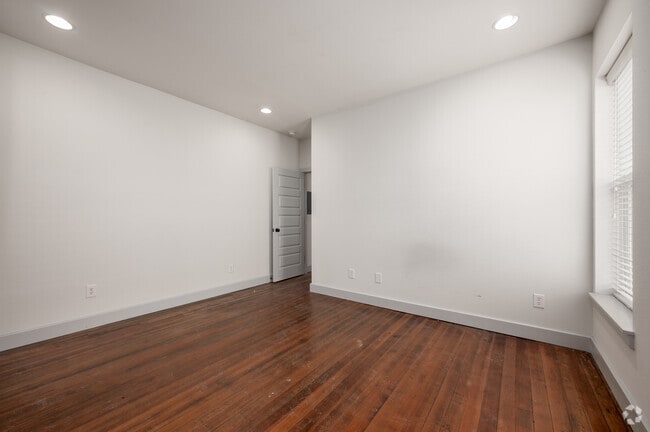 1BR, 1BA - 550SF - Bedroom