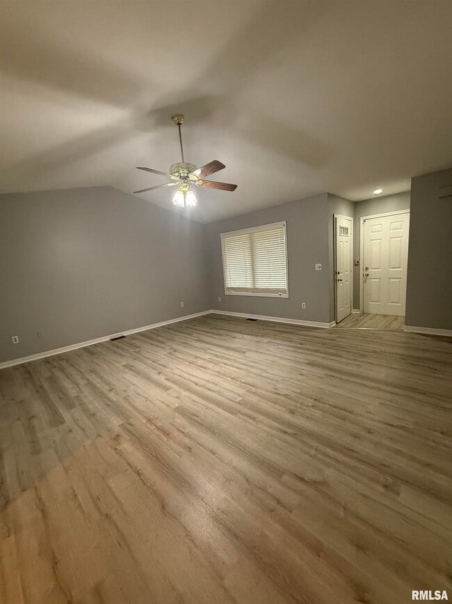 Photo - 212 Eagle Ridge Dr