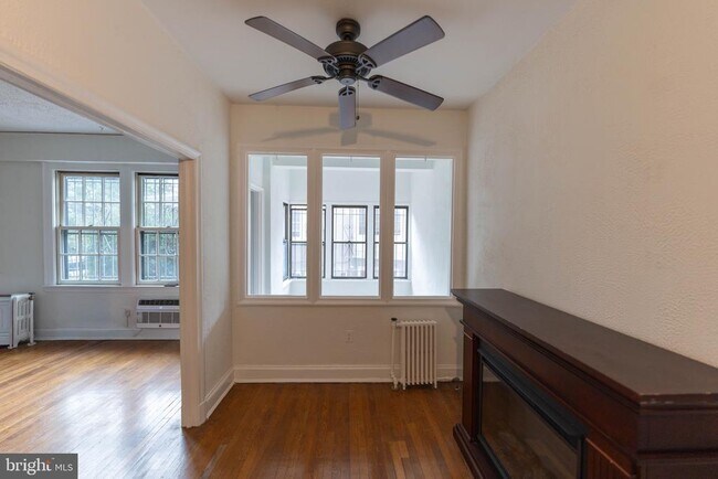 2032 Belmont Rd NW Unit 221