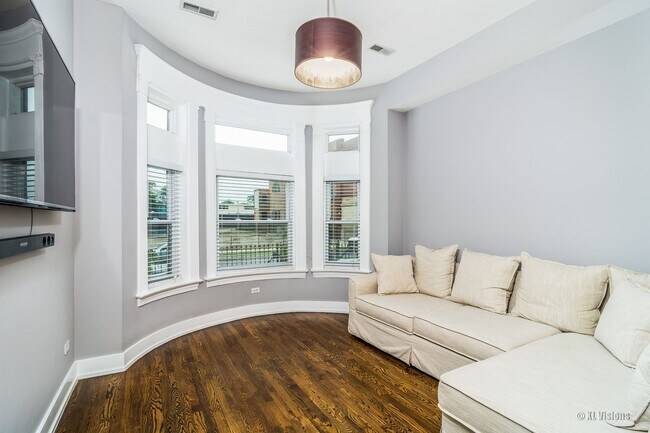 Photo - 205 E 50th St Unit 205-1