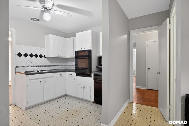 Photo - 2644 Pineland Ave