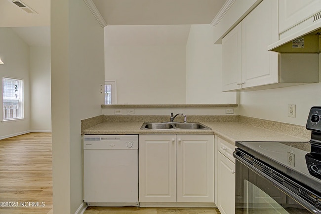 Photo - *** Promotion -- Start lease by January 1 and receive $500 off first months rent!!
Charming 3 Bed...