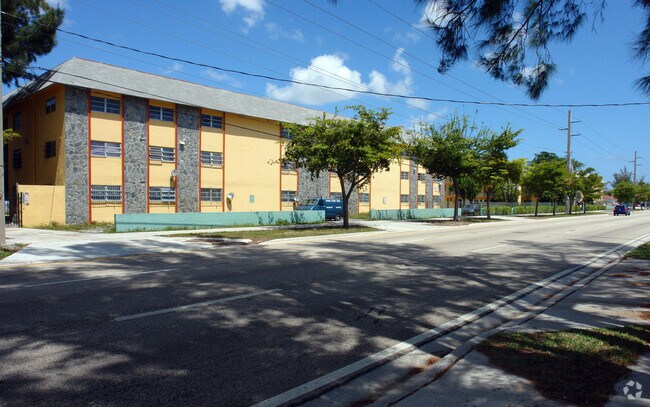 Lakeview Apartments - Lakeview Apartments