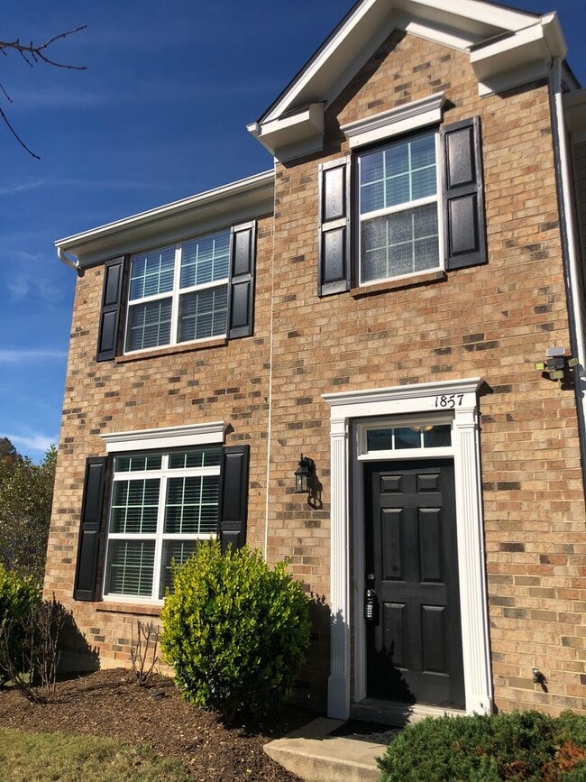 Building Photo - Gorgeous, like-new, Town home for lease in...