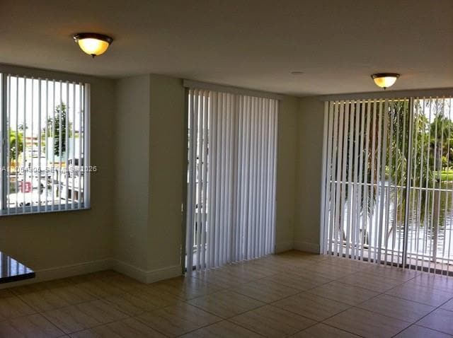 Photo - 1740 NW N River Dr Unit 214