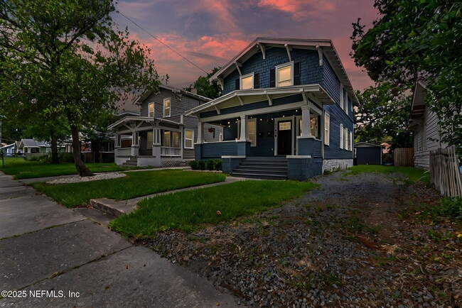 Photo - 2781 College St