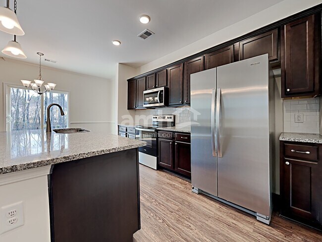 Photo - 126 Thatchet Dr