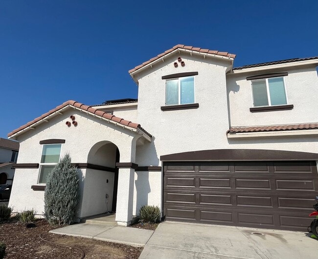 Building Photo - Beautiful Home for rent in Visalia, Ca