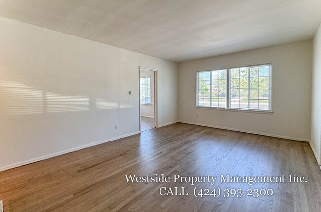 Photo - 11000 Culver Blvd