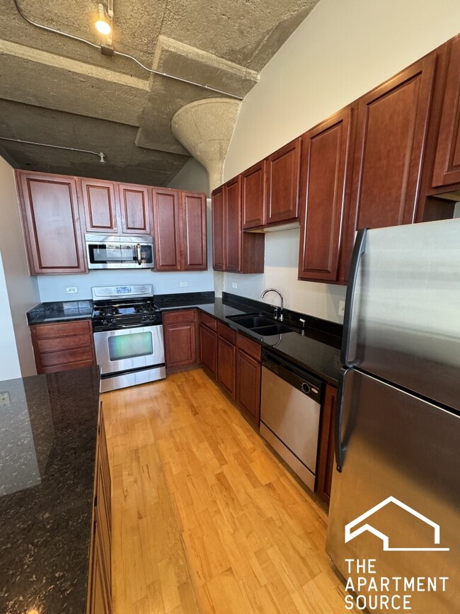 Photo - 3963 W Belmont Ave Condominio Unidad #237