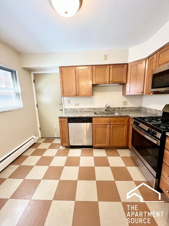 Photo - 1644 W Sherwin Ave Unit 2B