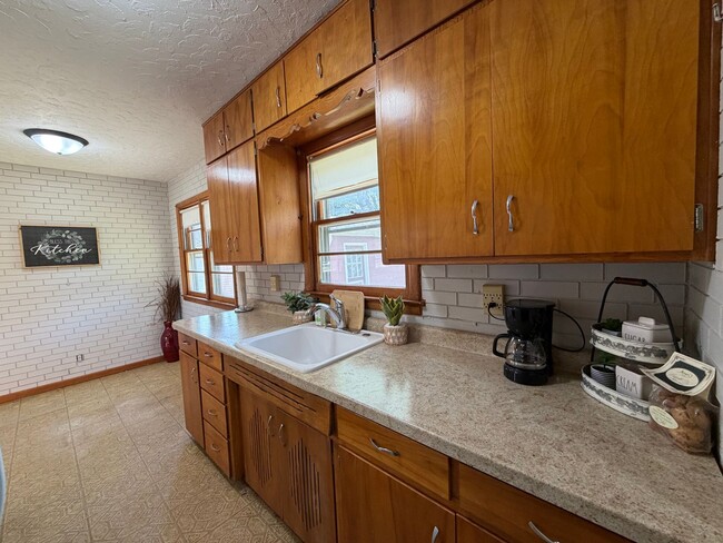 Photo - 3bed, 1bath home for rent in quiet Waterlo...