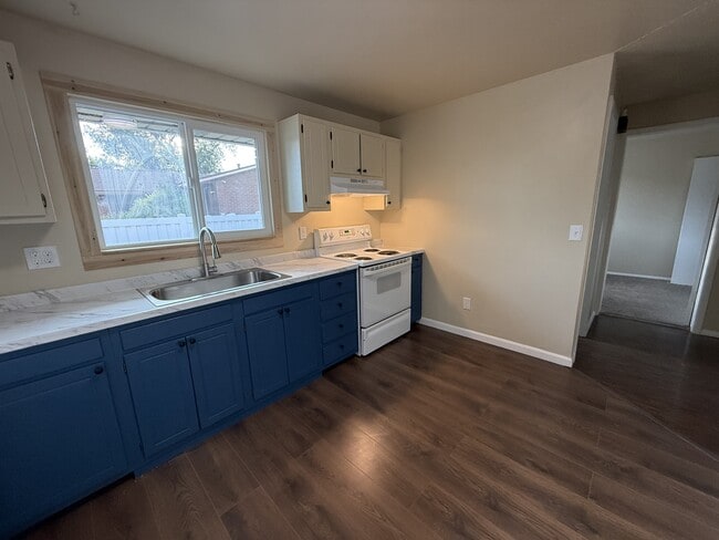 Building Photo - 8142 S Pioneer St Unit 1