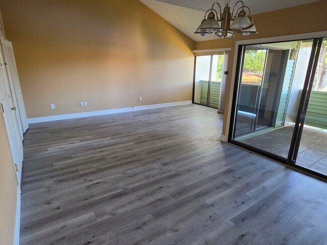 4158 Pinelake Ln