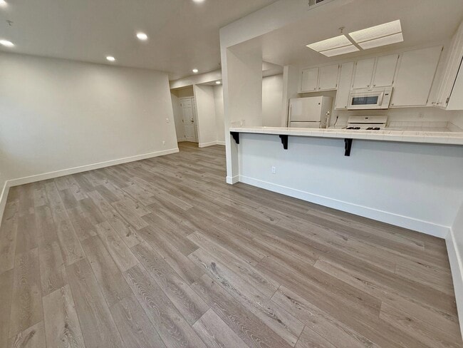 Photo - 4328 Mammoth Ave Unidad 201