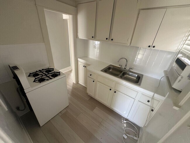 Photo - 1117-1123 E. Appleton St