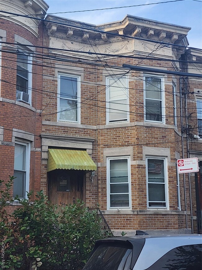 Building Photo - 60-19 Menahan St Unit 2 Rental