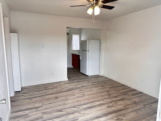 Photo - 536 Alcazar St SE Unit B