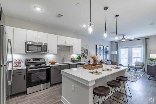 1BR, 1BA - 679 SF - Moderno