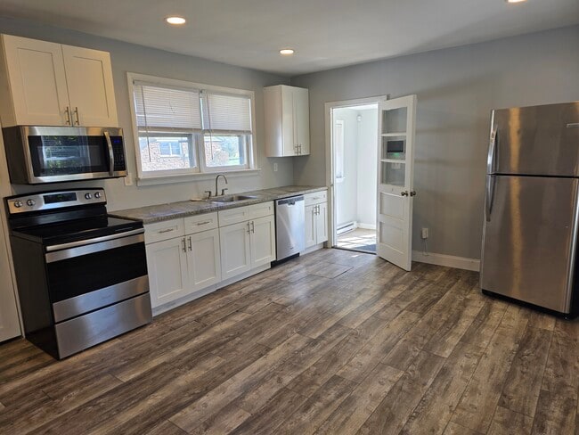 Photo - 2215 N Main St