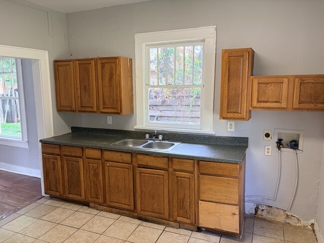 Photo - 2206 Avenue E
