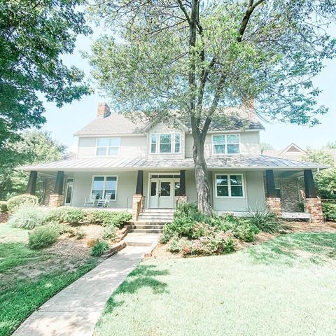 Photo - 581 Country Club Rd