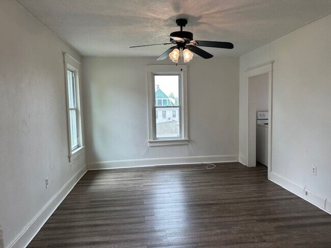 Photo - 2 Bedroom 1 Bathroom 2nd Floor Apartment F... Unit 1A