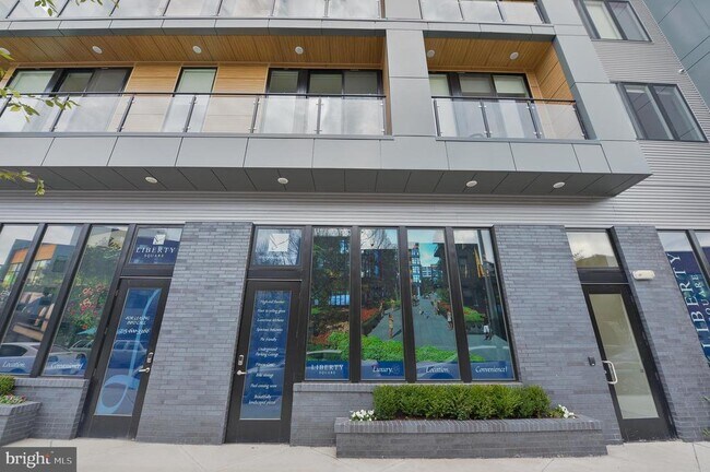 Building Photo - 1203 Germantown Ave Unit A419