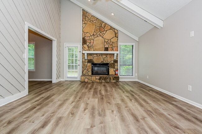 Photo - 8983 Habersham Dr