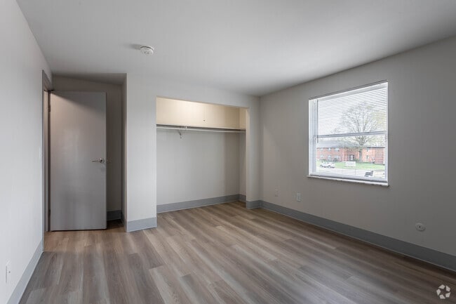 2 Br, 1 ba - 838 SF (Newly Remodeled)
